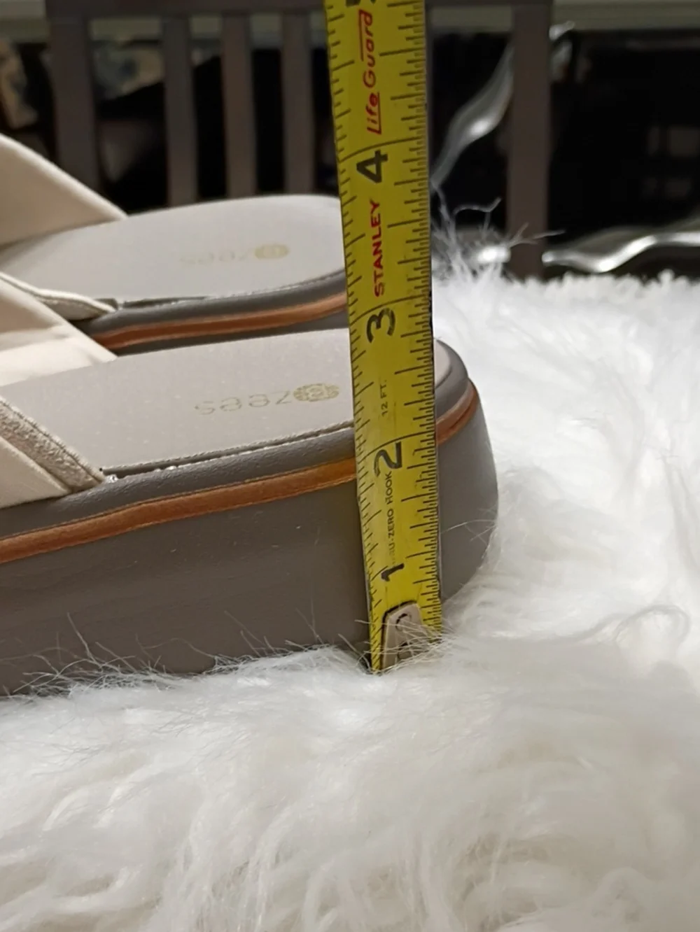 Bzees Take A Bow Cream Twisted Cross-Strap Slide Sandals Rose Gold Trim